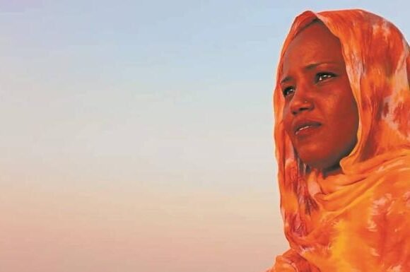 Aziza Brahim y Oreka TX actuarán el sábado en el frontón de Pasai Donibane | El Diario Vasco