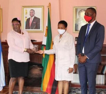 Recibe Embajadora de Cuba en Zimbabue, el reconocimiento Diplomático del Año | Sahara Press Service