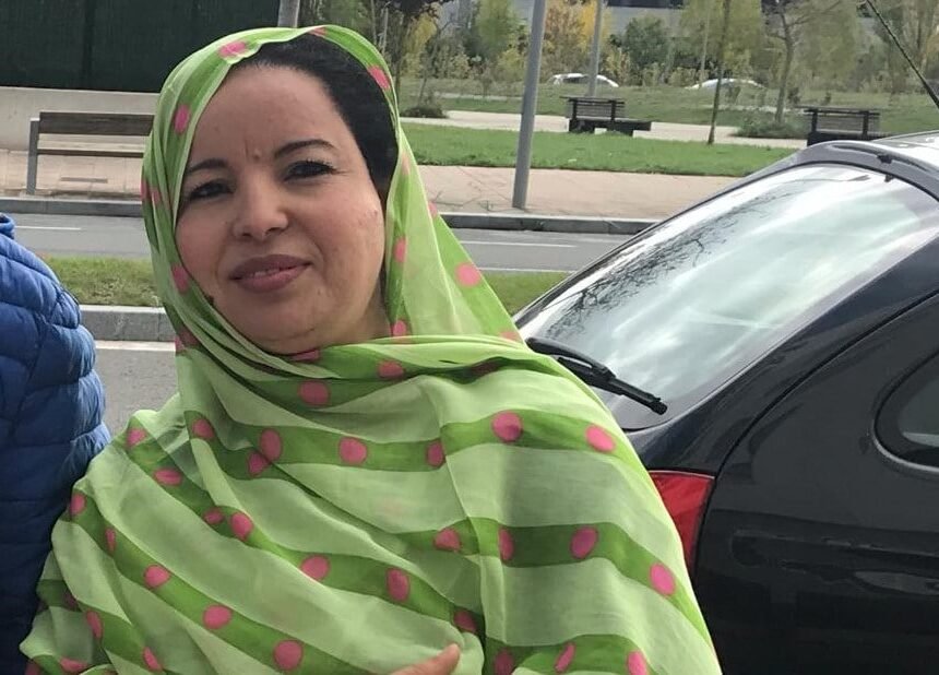 Raabub Mohamed: “Las mujeres saharauis somos la columna vertebral de esta lucha”