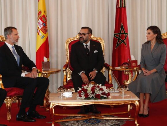 Marruecos no se contenta con 20 Volkswagen Touareg de 259 CV, 130 todoterrenos con rejilla y 18 camiones militares para el transporte de tropas (valorados en más de 11 millones de euros) y pide más para normalizar relaciones