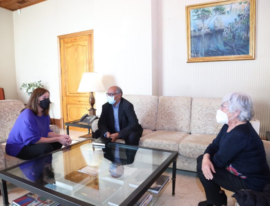 Delegado saharaui en las Islas Baleares, Ehmudi Lebsir, se reúne con la presidenta del Gobierno balear, Francina Armengol | Sahara Press Service