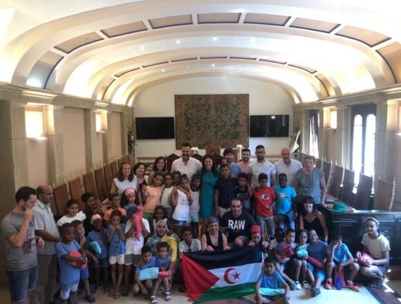 [vídeo] Casi medio centenar de niños saharauis pasan el verano en Durangaldea | dotb Durangaldeko Telebista