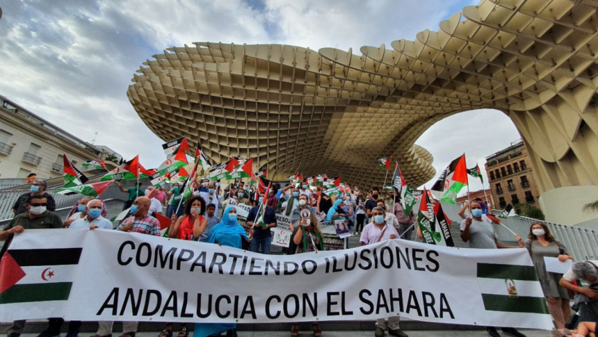 Manifestación en Sevilla en apoyo al pueblo saharaui: «Compartiendo ilusiones» «Andalucía con el Sáhara»