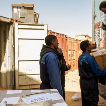 Las familias asturianas desoyen la recomendación del Gobierno y viajarán a los campamentos saharauis