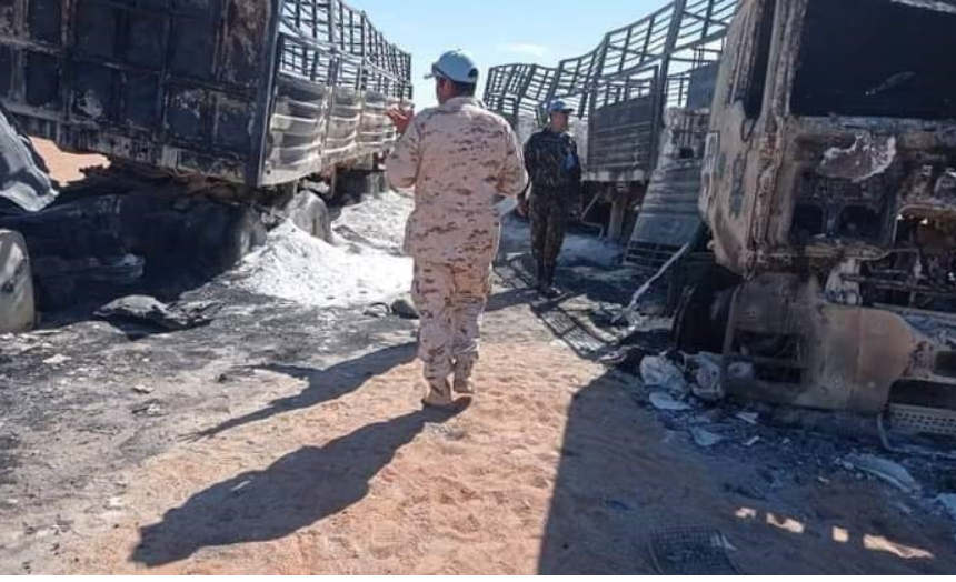 Fuerzas militares de la MINURSO visitan el convoy mercante argelino bombardeado por Marruecos que dejó 3 civiles muertos