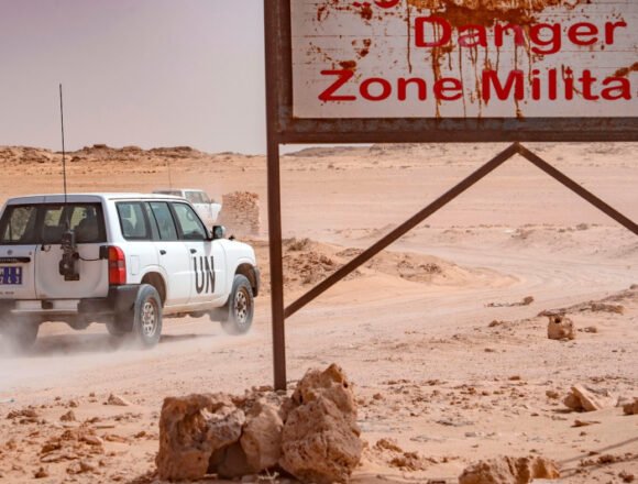 STEPHEN ZUNES – Foreign Policy: «El regreso a la guerra en los desiertos del Sahara Occidental es una tragedia. Podría haberse evitado, y finalmente puede terminarse, si Estados Unidos y Francia cumplen con sus obligaciones bajo la Carta de la ONU»