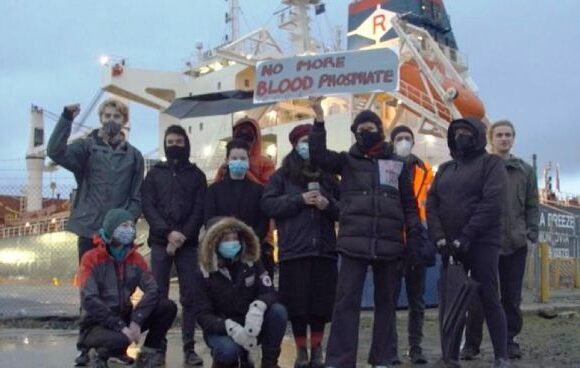 Activistas de Nueva Zelanda protestan contra la importación de fosfatos expoliados del Sahara Occidental | Sahara Press Service