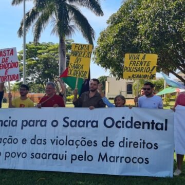 Activistas y defensores de derechos humanos protestan frente a la embajada marroquí en la capital de Brasil | Sahara Press Service