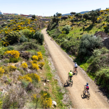 Pedalea y ayuda al pueblo saharaui, por dos tramos de Vía Verde del norte de Cáceres: Monfragüe y la Ruta de la Plata.