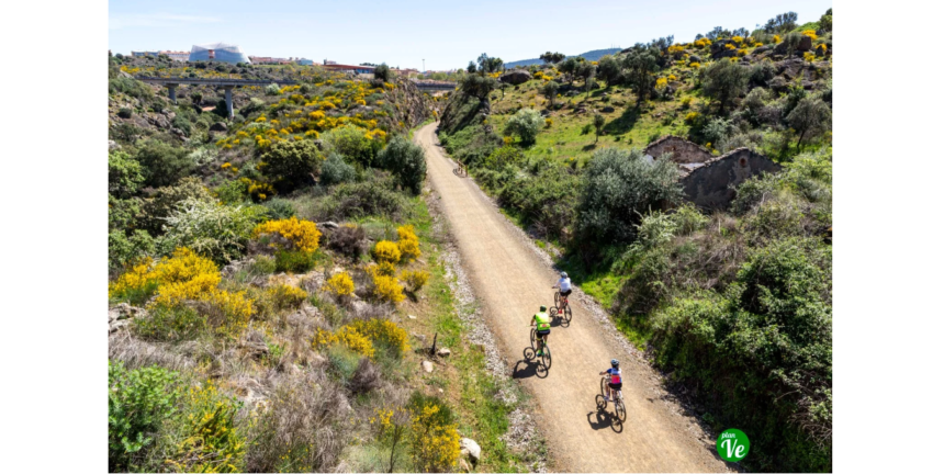 Pedalea y ayuda al pueblo saharaui, por dos tramos de Vía Verde del norte de Cáceres: Monfragüe y la Ruta de la Plata.