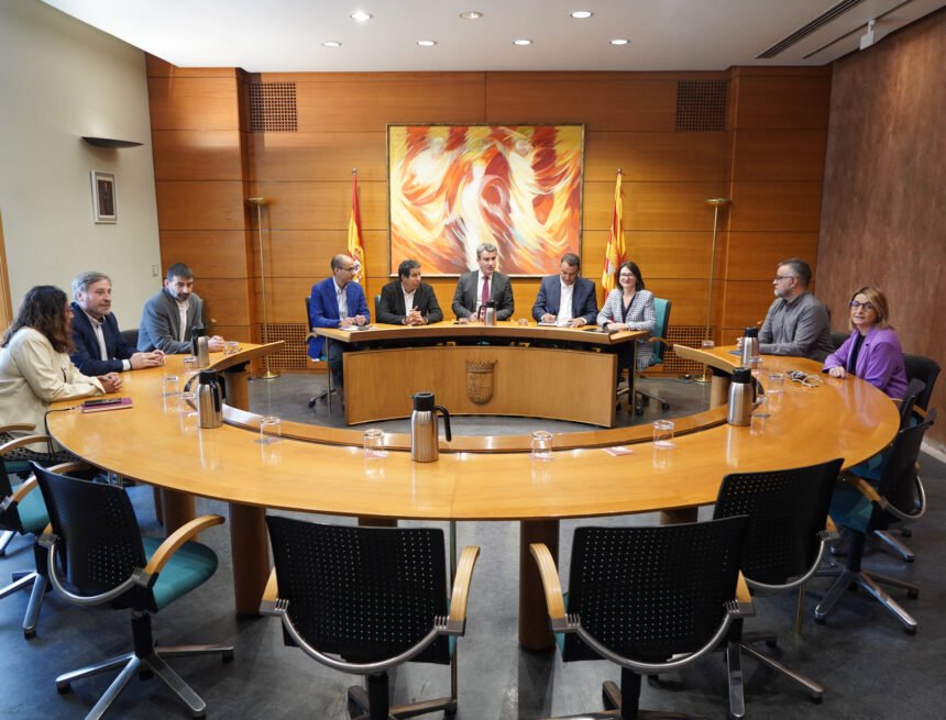 La Ponencia Paz para el Pueblo Saharaui de las Cortes de Aragón ha mantenido esta mañana un encuentro con una delegación de la República Árabe Saharaui Democrática