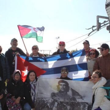 Bandera de la RASD flamea a cuatro mil metros de altura en cumbre andina ecuatoriana | Sahara Press Service (SPS)