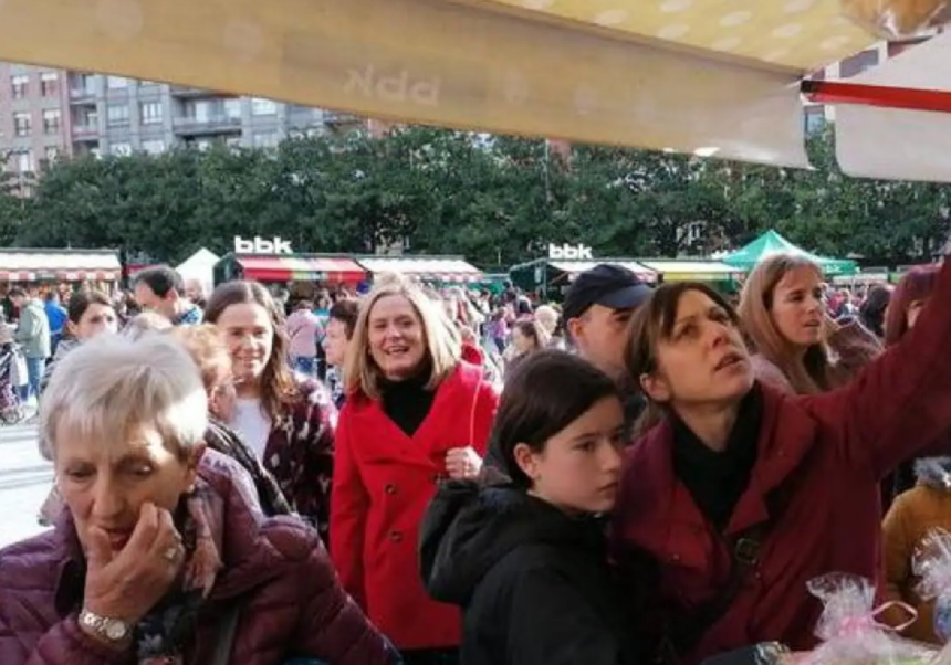 Un gran mercado de juguetes dotará de desayunos a una escuela del Sáhara | El Correo