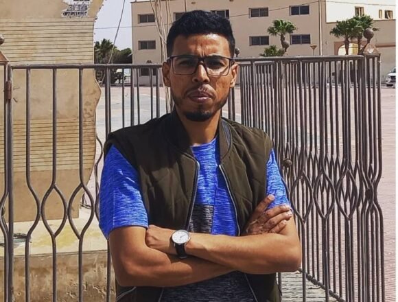 Moussayih Brahim: ‘A pesar de mostrar síntomas, la administración de la prisión no respondió a la solicitud de examen médico, lo que llevó a El Kentaoui a iniciar una huelga de hambre’ | NR | Periodismo alternativo