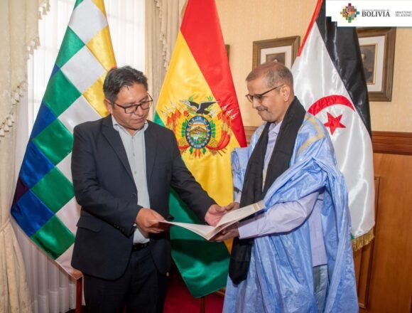Embajador de la RASD presenta cartas credenciales ante Presidente y Ministra de Relaciones Exteriores del Estado Plurinacional de Bolivia | Sahara Press Service (SPS)