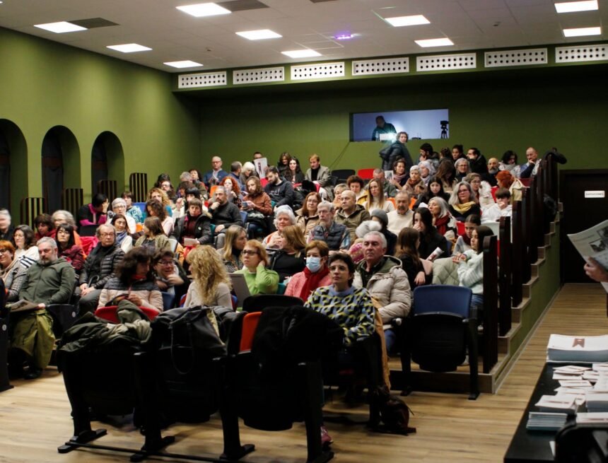 CORTOS1-ATENEOVILLAVICIOSA-09 Villaviciosa: primera sesión de cortometrajes de la muestra, amadrinada por los colectivos Bubisher, Teachers for future y Derecho a Morir Dignamente – MUSOC