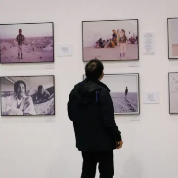 La Biblioteca Central de Cantabria acoge una exposición fotográfica sobre el pueblo saharaui – El Faradio | Periodismo que cuenta