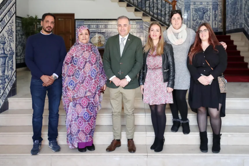 El Ayuntamiento de Talavera de la Reina recibe a los representantes del Pueblo Saharaui con motivo de la Fiesta de las Mondas