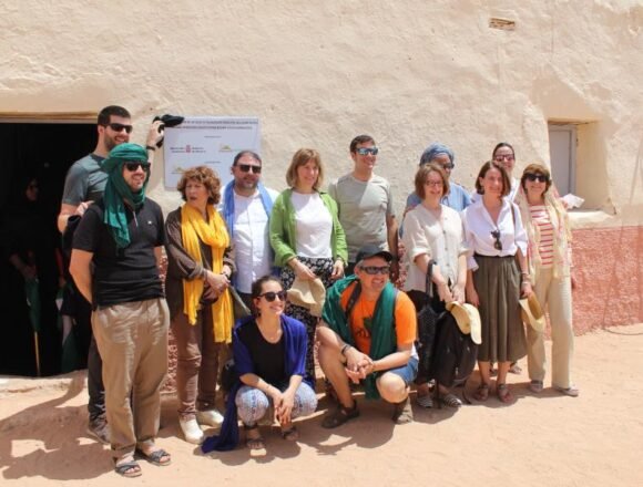 La delegación navarra en Tinduf se reúne con las autoridades de las Wilayas de Auserd y El Aaiun y sigue conociendo proyectos de cooperación | Parlamento de Navarra