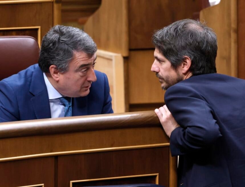 Sumar y otros socios del PSOE se alían con el PP para rechazar el cambio de posición en el Sáhara