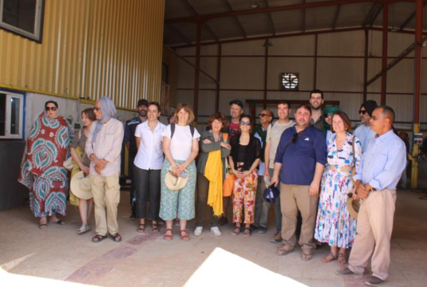 La delegación navarra desplazada a los campamentos de refugiados saharauis continúa con su visita institucional | Parlamento de Navarra