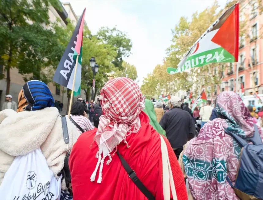 La «arena en los ojos» que oculta la memoria colonial de España en Marruecos y el Sáhara Occidental | Público