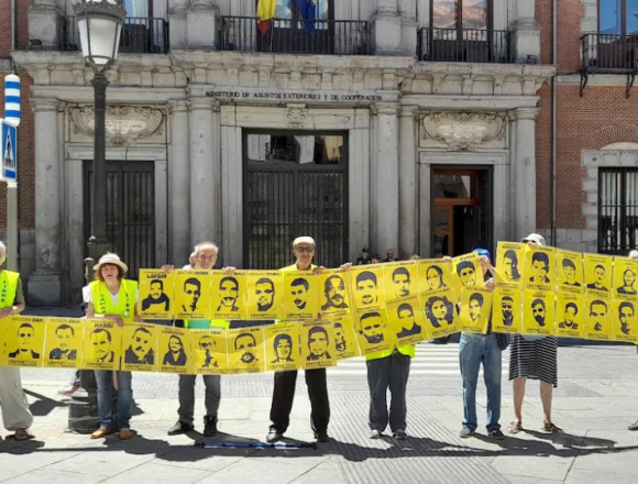 Los lunes ante Exteriores por la libertad de los presos políticos saharauis | Contramutis