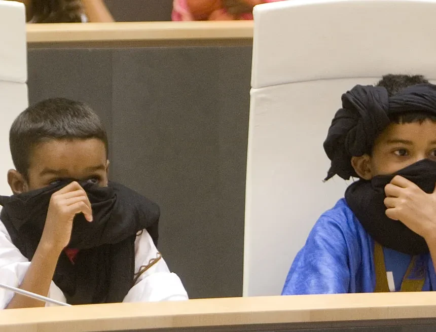 Los saharauis denuncian la «actitud despreciable» del Gobierno de Sánchez al devolver a Marruecos al activista retenido en Bilbao – EL MUNDO