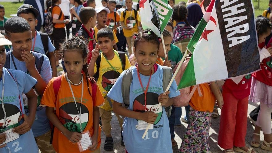 93 menores saharauis llegan a Navarra para pasar el verano en familias de acogida: "Les estáis regalando vida"