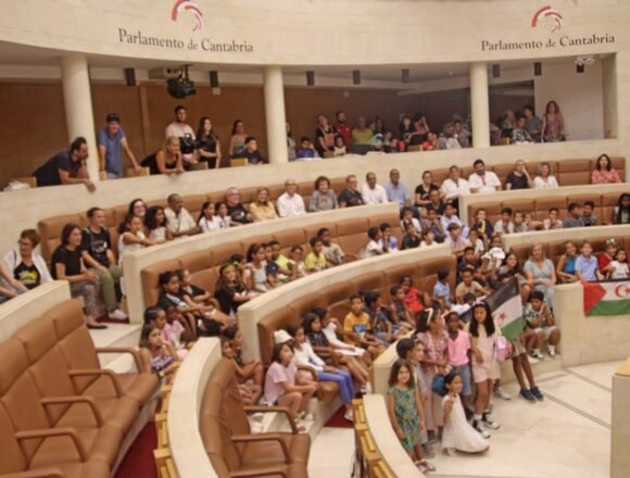 El Parlamento de Cantabria recibe un grupo de menores saharauis del Programa Vacaciones en Paz | Sahara Press Service (SPS)