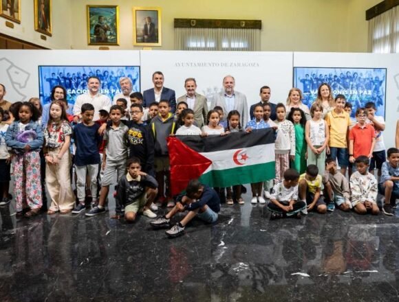 vacaciones1 Zaragoza recibe en el Ayuntamiento a los niños y niñas saharauis de Vacaciones en Paz. Noticia. Ayuntamiento de Zaragoza