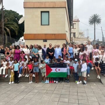 La Federación Canaria de Municipios (FECAM) da la bienvenida a los niños/as saharauis que participan en el programa “Vacaciones en Paz”