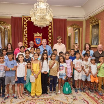 El Ayuntamiento de Pamplona recibe a una delegación de menores saharauis procedentes de Tindouf gracias al programa ‘Vacaciones en paz’ | Ayuntamiento de Pamplona