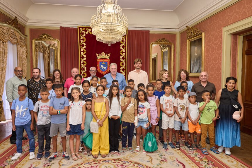 El Ayuntamiento de Pamplona recibe a una delegación de menores saharauis procedentes de Tindouf gracias al programa ‘Vacaciones en paz’ | Ayuntamiento de Pamplona