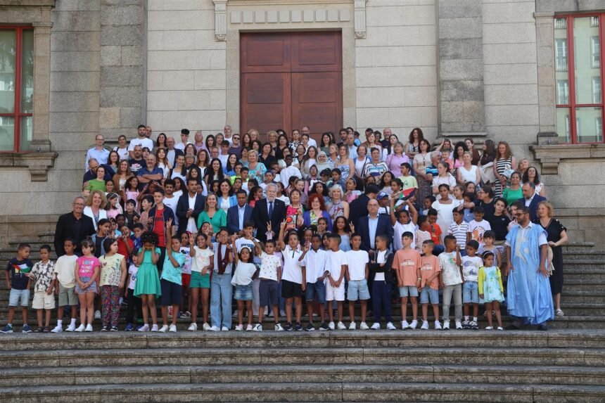 O Parlamento de Galicia recibe aos nenos e nenas saharauis que pasarán o seu verán en Galicia – Parlamento de Galicia