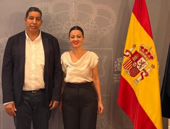 sira-rego-saharauis1-edited Marruecos dispara contra la ministra Sira Rego – EL INDEPENDIENTE