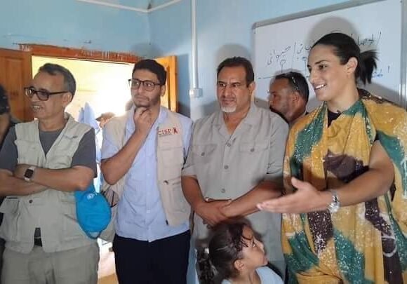 La campeona olímpica argelina de boxeo, Imane Khelif, visita los Campamentos de Refugiados Saharauis | Sahara Press Service (SPS)