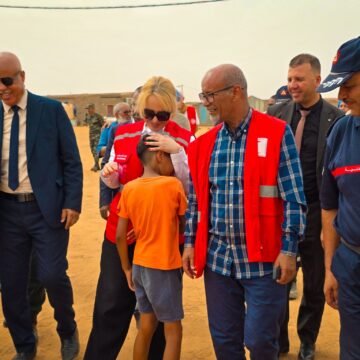 Brahim Ghali se reúne con la presidenta de la Media Luna Roja Argelina para hablar de la ayuda humanitaria a los refugiados saharauis