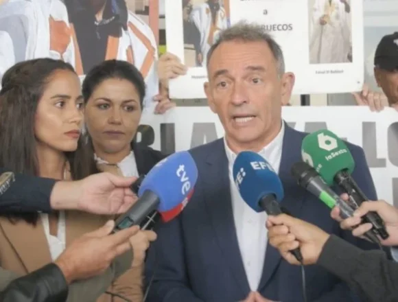 DEPORTACIONES ACTIVISTAS SAHARAUIS | Mundo Obrero – Enrique Santiago reclama a Interior que «no ejecute ninguna deportación» de los saharauis retenidos en Barajas