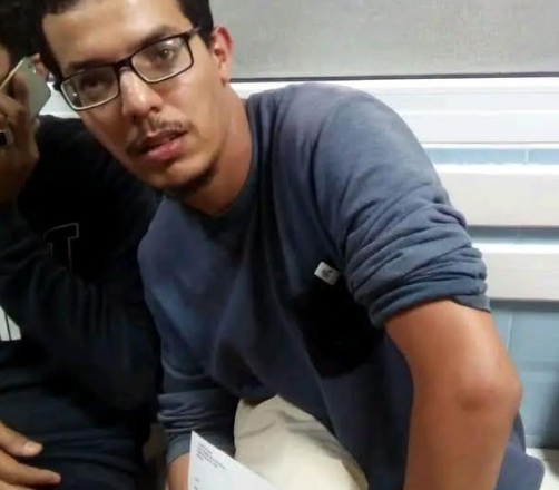 adeslam-dichakour.3png Interior rectifica y permite entrar en España al activista saharaui Abdeslam Dichakou, perseguido por Marruecos | Contramutis