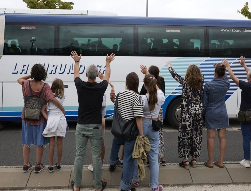 fdc80c1b-4595-45db-b0a9-575ab56232d0_source-aspect-ratio_default_0 Los niños saharauis se despiden de Navarra tras pasar las vacaciones en paz – Diario de Noticias