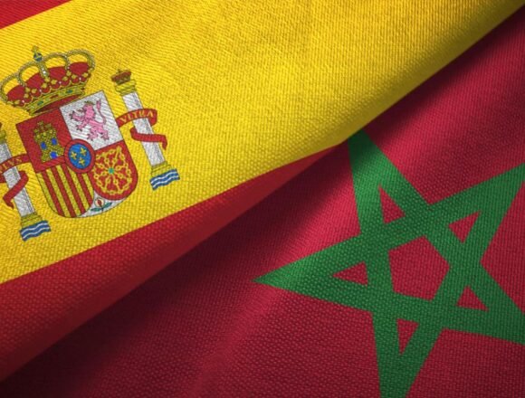 banderas-de-espana-y-marruecos Marruecos entra en crisis energética y pide ayuda a España para salvarse – Redacción HuffPost