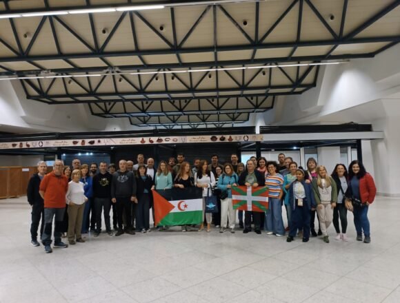 Una delegación institucional vasca visita los Campamentos de Refugiados Saharauis