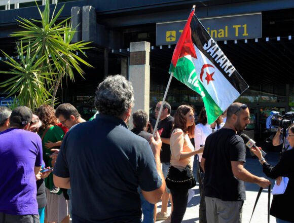 Autorizada la entrada en España de dos saharauis mientras se resuelve su petición de asilo DEPORTACIONES de SAHARAUIS | Rechazado el último intento de dos saharauis para no ser deportados – efe
