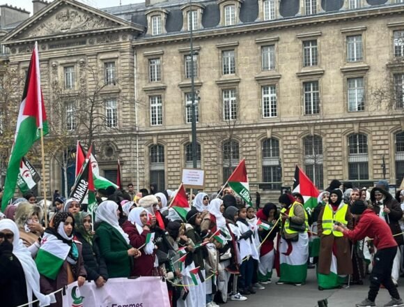 Manifestación en París contra el apoyo de Macron a la ocupación marroquí del Sáhara Occidental – ECSAHARAUI