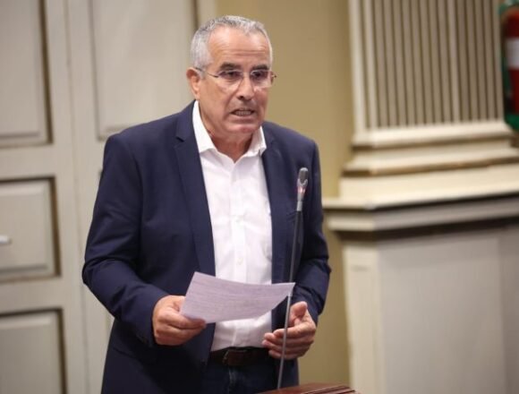 Mario Cabrera pide al Gobierno frenar el expolio marroquí de la arena saharaui que “supone un peligro para el sector primario canario”