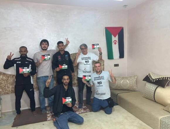 Dos activistas españoles y un periodista de «Público», expulsados del Sáhara Occidental. Convocatoria urgente de «recepción» en Barajas.