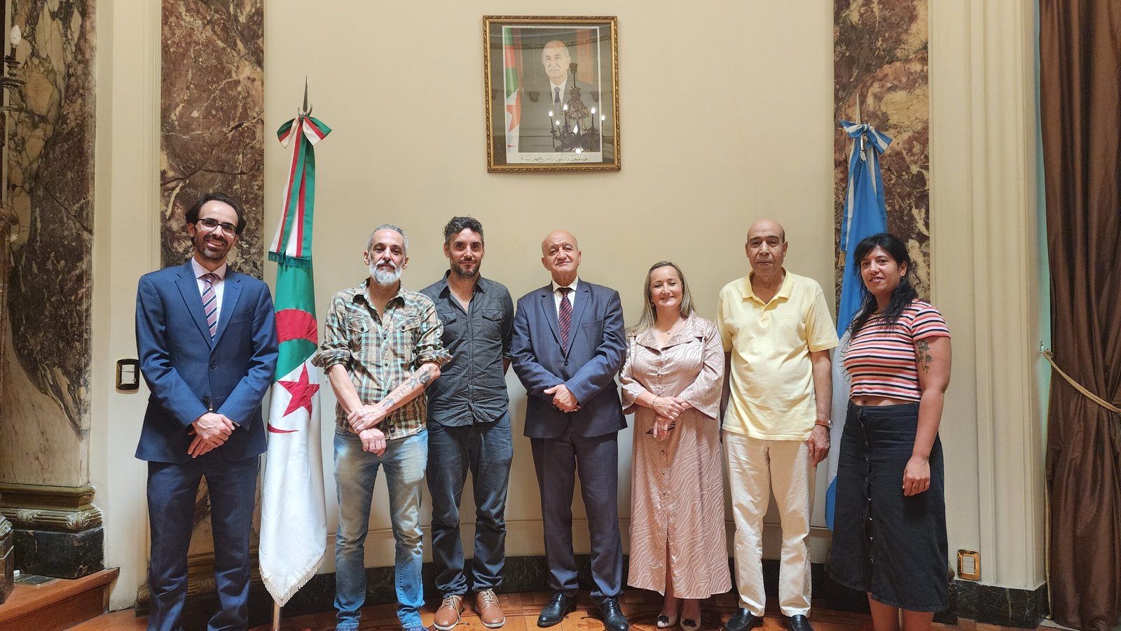 Embajador de Argelia mantiene reunión con el Frente Polisario, líderes sindicales y periodistas argentinos Embajador de Argelia recibe Frente Polisario, líderes sindicales y periodistas argentinos