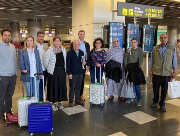 Marruecos impide la visita y expulsa a tres parlamentarios vascos del Sahara ocupado