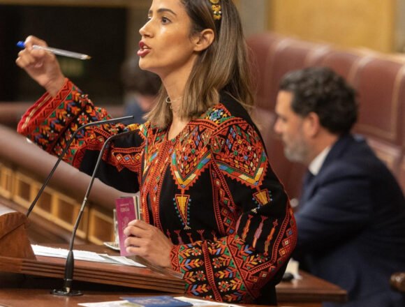 Avanza en el Congreso la ley para nacionalizar a saharauis pese a la oposición en solitario del PSOE – Público